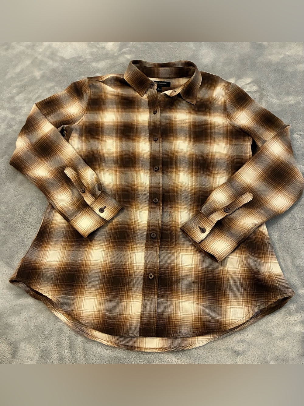 Women’s Banana Republic Brown Plaid Button-Up Shirt Boyfriend Fit Size Small